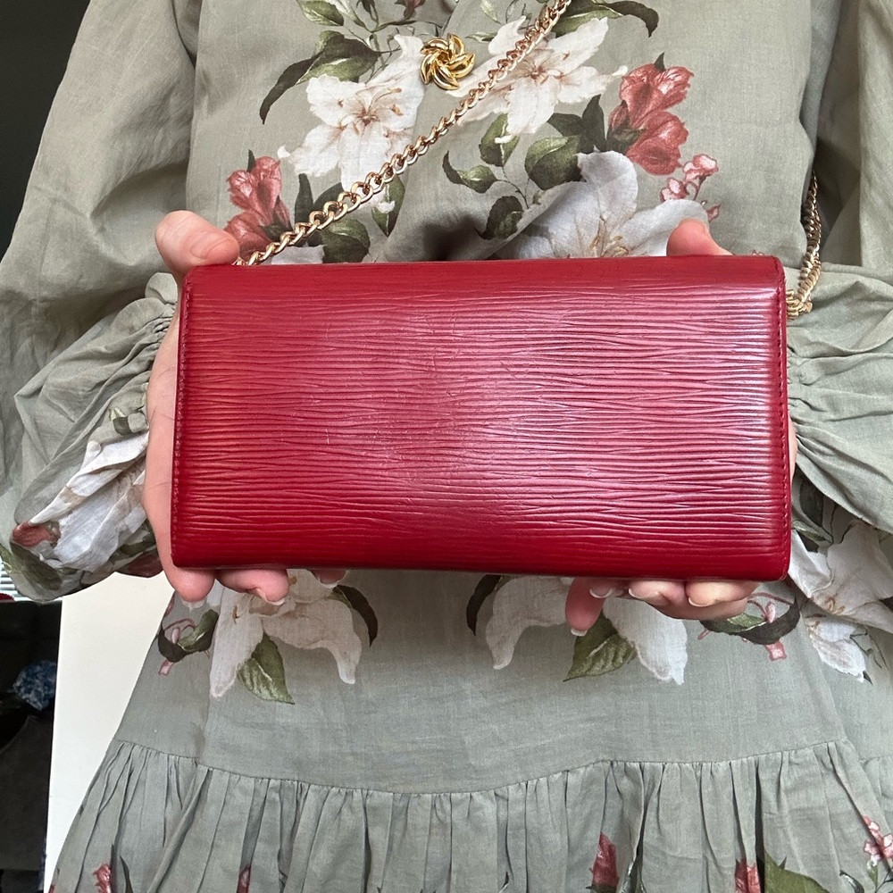 Louis Vuitton Sarah Long Wallet – Red Epi Leather | Refurbished & Authentic - Picture 2 of 11